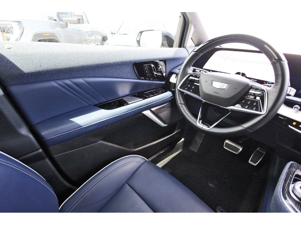 Certified 2025 Cadillac Optiq Sport 2 AWD/4WD image 8