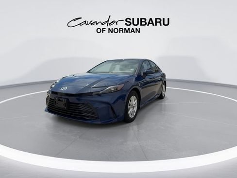 Used 2025 Toyota Camry LE FWD image 4