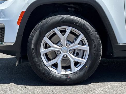 Used 2022 Jeep Grand Cherokee L Limited AWD/4WD image 28
