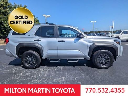 Certified 2025 Toyota 4Runner SR5 AWD/4WD image 9