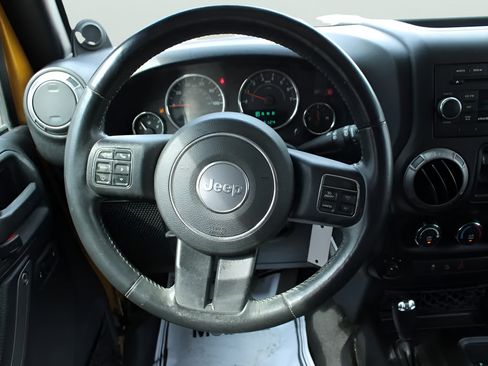 Used 2014 Jeep Wrangler Unlimited Sport w/ Quick Order Package 24S AWD/4WD image 24
