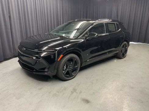 Used 2025 Chevrolet Equinox EV RS FWD image 3