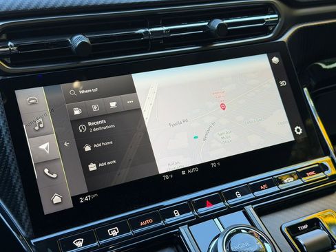 Used 2025 Aston Martin V8 Vantage Coupe image 28