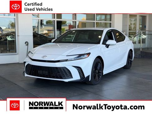 Certified 2026 Toyota Camry SE w/ Convenience Package FWD image 1