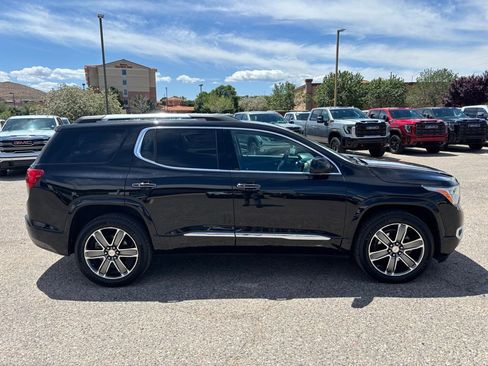 Used 2017 GMC Acadia Denali w/ Technology Package AWD/4WD image 4