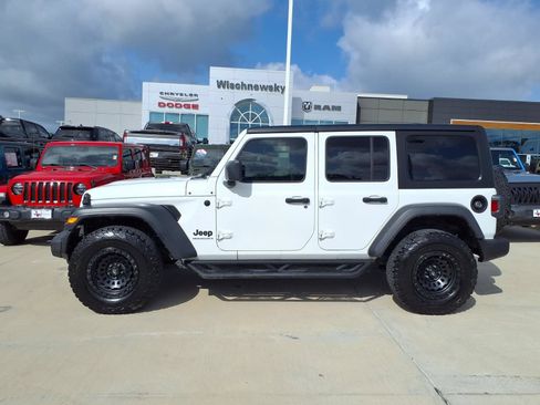 Used 2023 Jeep Wrangler Unlimited Sport AWD/4WD image 9
