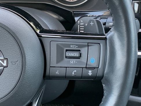Used 2023 Nissan Pathfinder SL FWD image 15