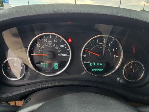 Used 2017 Jeep Wrangler Unlimited Rubicon w/ Cold Weather Group image 26