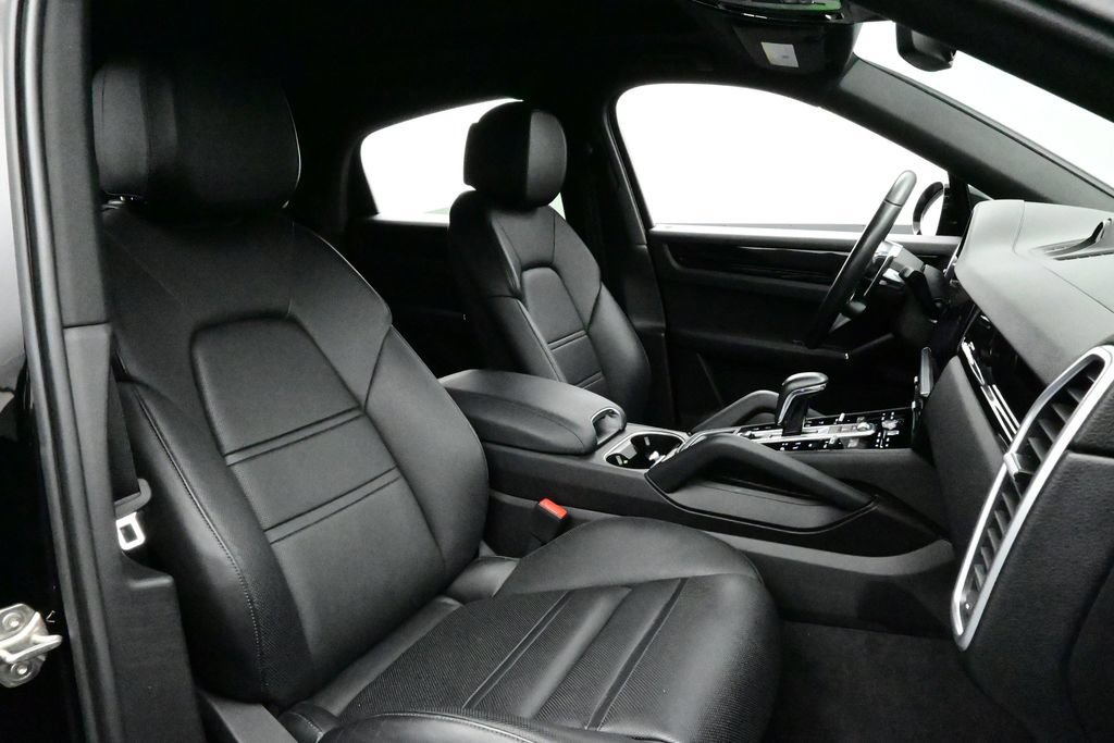 Certified 2023 Porsche Cayenne Coupe w/ Premium Package AWD/4WD image 18