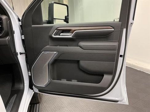 New 2026 Chevrolet Silverado 3500 High Country w/ High Country Premium Package AWD/4WD image 41