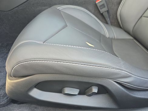 Used 2025 Chevrolet Corvette Stingray Coupe w/ Z51 Performance Package RWD image 27