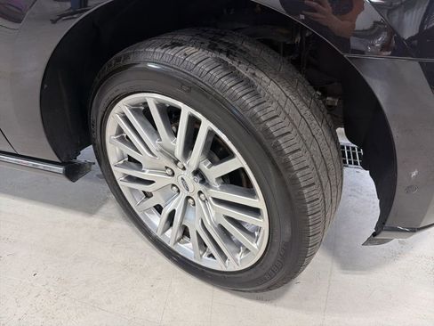 Used 2024 Ford Expedition Platinum AWD/4WD image 8
