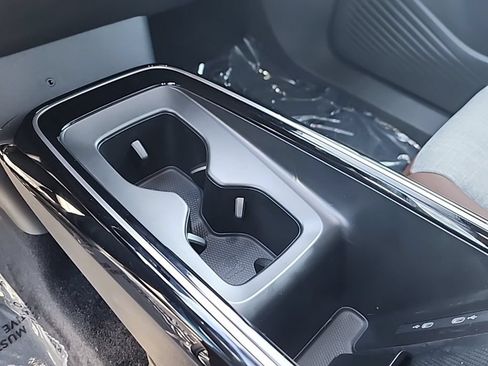 New 2026 Volkswagen ID.4 Pro AWD/4WD image 22