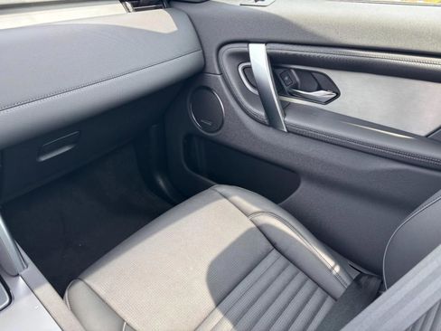 Used 2025 Land Rover Discovery Sport Dynamic SE image 19