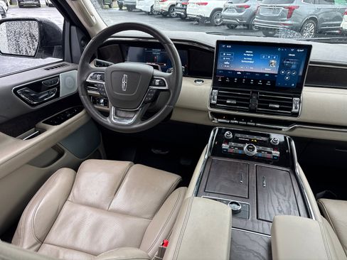 Certified 2023 Lincoln Navigator Reserve AWD/4WD image 29