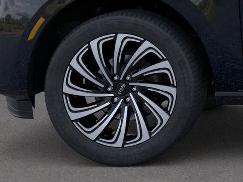New 2026 Lincoln Navigator L Black Label AWD/4WD image 19