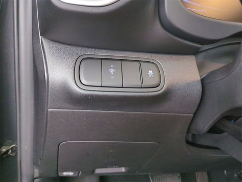 Used 2023 Hyundai Venue SE image 22