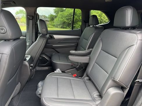Used 2026 Buick Enclave Preferred AWD/4WD image 19