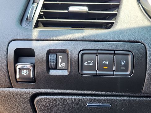 Used 2017 Chevrolet Impala Premier w/ Enhanced Convenience Package FWD image 25