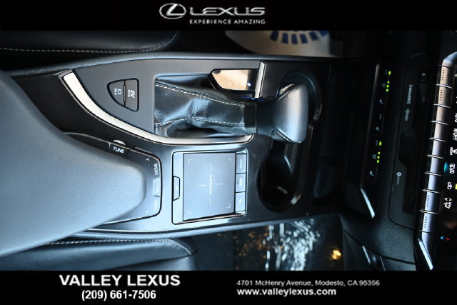 Used 2019 Lexus UX 250h AWD/4WD image 9
