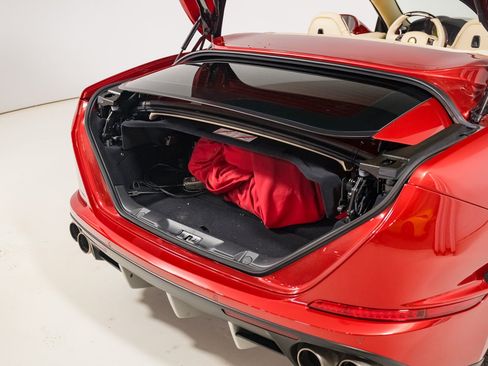 Used 2015 Ferrari California T RWD image 59