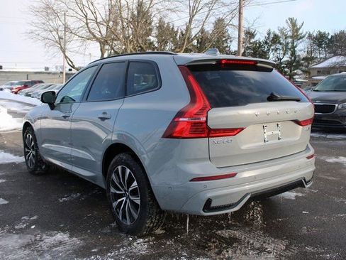 Used 2025 Volvo XC60 B5 Plus image 41