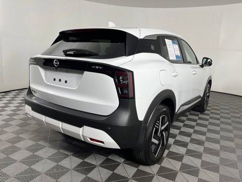 Used 2025 Nissan Kicks SV FWD image 10