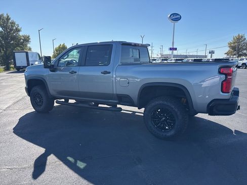 New 2025 Chevrolet Silverado 2500 ZR2 w/ Technology Package image 6