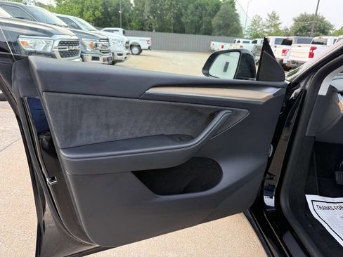 Used 2023 Tesla Model Y Long Range AWD/4WD image 8