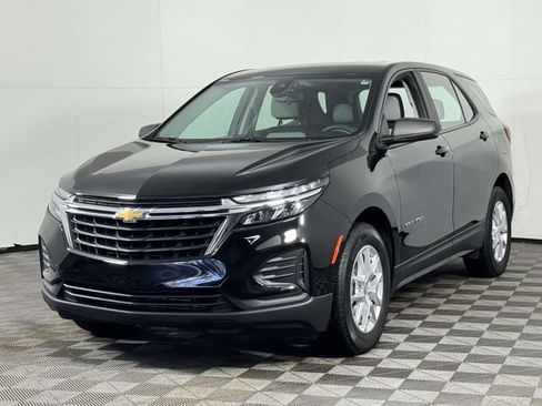 Used 2022 Chevrolet Equinox LS image 7