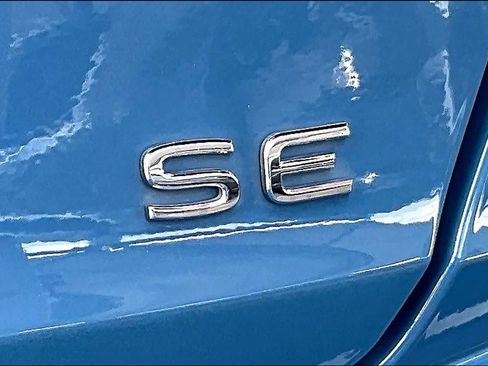 Used 2025 Volkswagen Jetta SE FWD image 10
