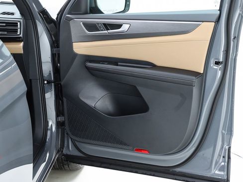 New 2026 Volkswagen Atlas Cross Sport SE image 32