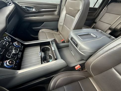 Used 2023 GMC Yukon XL Denali w/ Denali Reserve Package AWD/4WD image 31