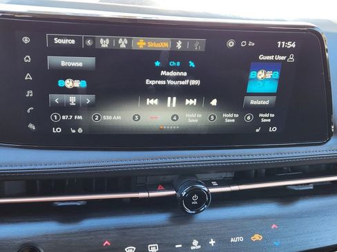 Used 2024 Nissan Ariya AWD image 13