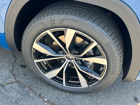 New 2025 Volkswagen Atlas SEL Premium R-Line AWD/4WD image 9