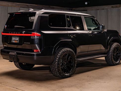 Used 2024 Lexus GX 550 w/ Cold Area Package image 10