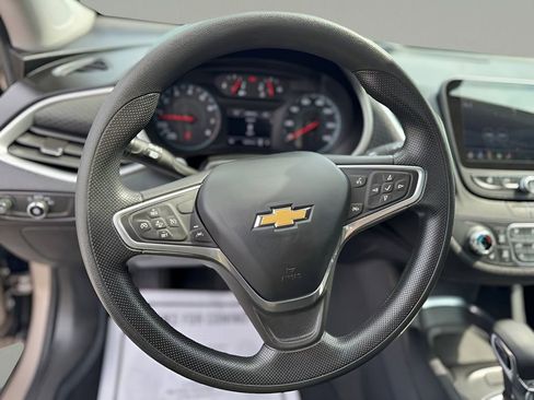 Used 2023 Chevrolet Malibu LT image 17