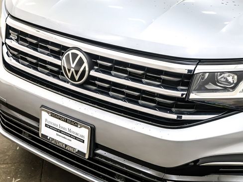 Used 2021 Volkswagen Atlas Cross Sport SE w/ V6 Towing Package image 13