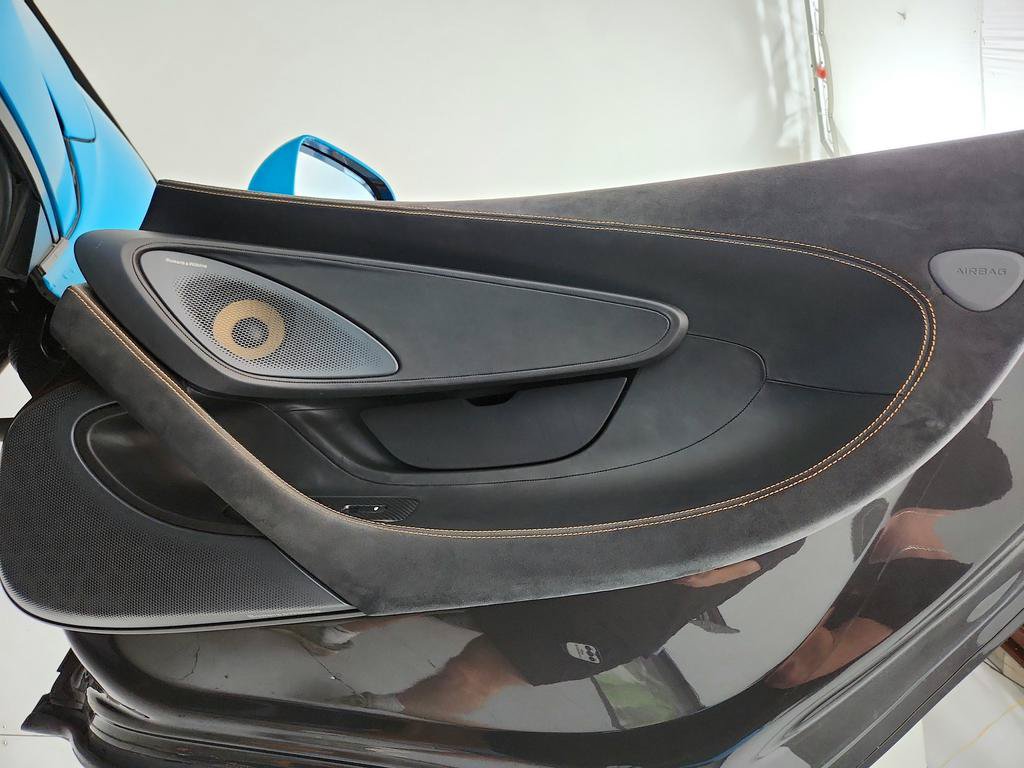 Used 2017 McLaren 570S Coupe RWD image 25