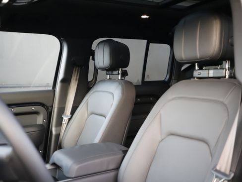 New 2025 Land Rover Defender 110 X image 18
