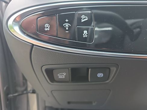 Used 2025 Genesis GV70 2.5T AWD/4WD image 21