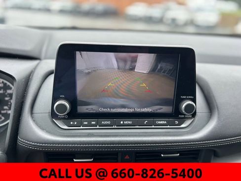 Used 2025 Nissan Rogue SV AWD/4WD image 15