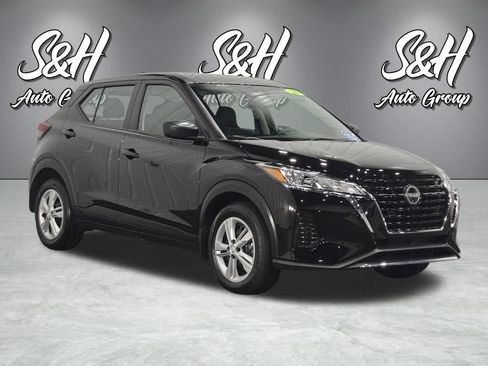 Used 2025 Nissan Kicks Play S FWD image 2