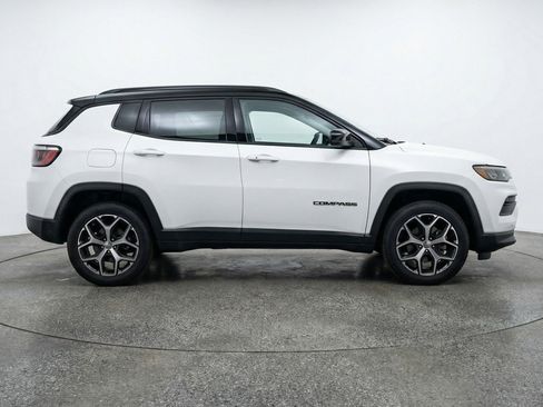Used 2025 Jeep Compass Limited AWD/4WD image 11
