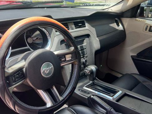 Used 2010 Ford Mustang Coupe RWD image 6