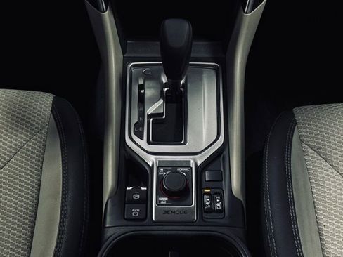 Used 2022 Subaru Forester Premium image 31