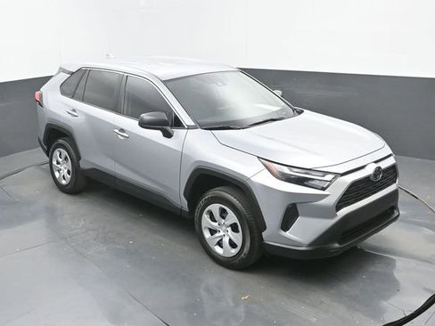 Used 2024 Toyota RAV4 LE image 27