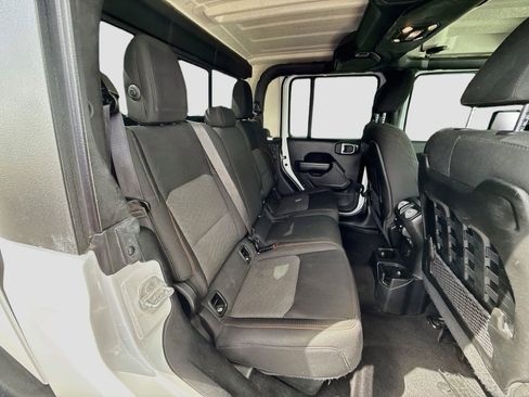 Used 2021 Jeep Gladiator Mojave AWD/4WD image 30