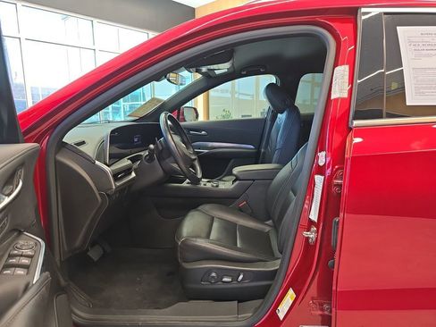 Used 2024 Cadillac XT4 Premium Luxury image 10