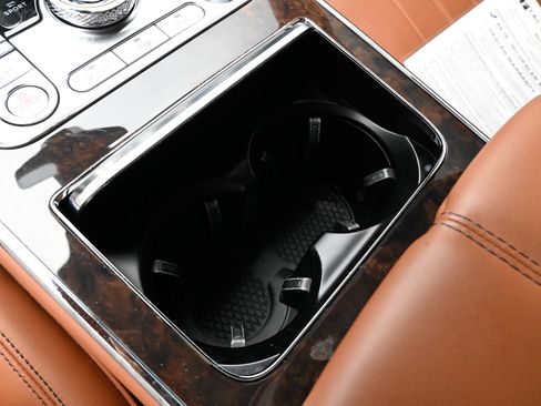 Used 2022 Bentley Flying Spur V8 AWD/4WD image 30